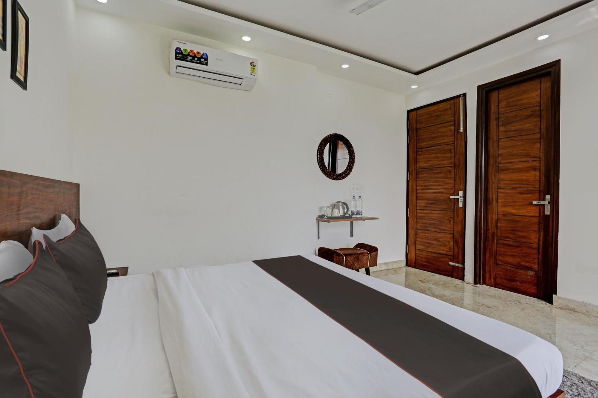 Hotel O Vikrant Residency Gurgaon Esterno foto