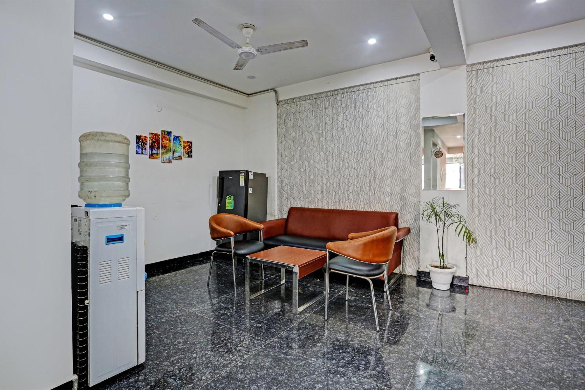 Hotel O Vikrant Residency Gurgaon Esterno foto